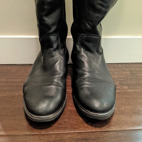 Stuart Weitzman black Leather look alikes 🙌 - Picture 4 of 5